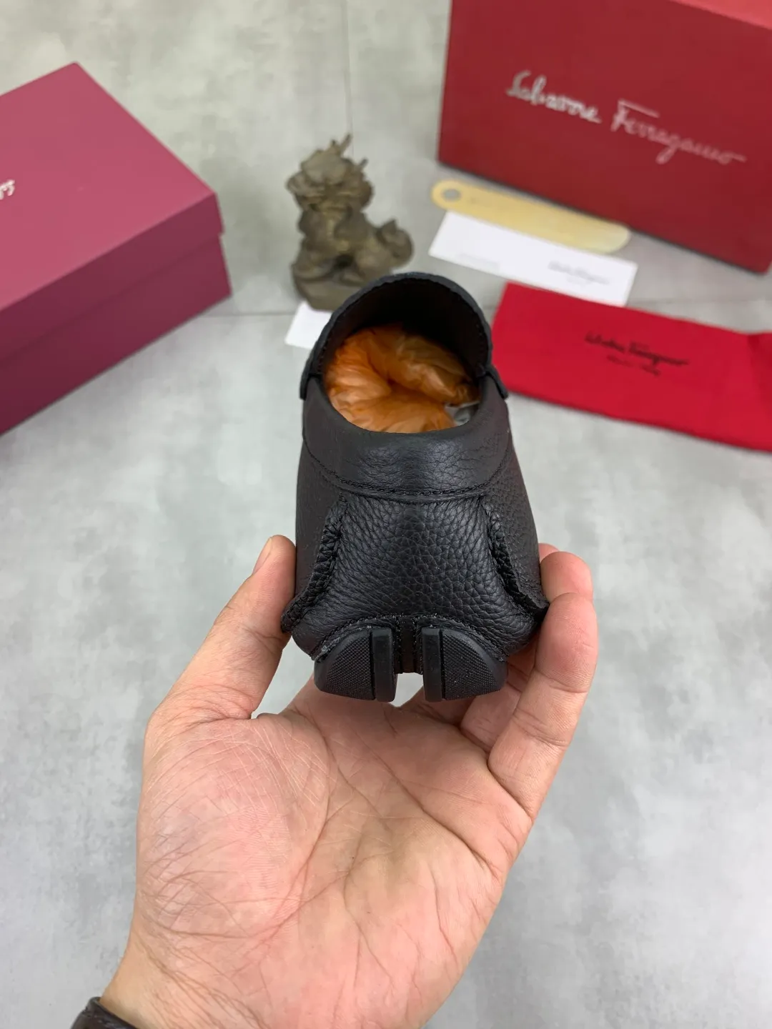 Men's shoes 💰P542 New model, high quality [Ferragamo/Ferragamo] Latest lazy slip-on shoes Original imported calfskin, imported cowhide lining + original luxury metal buckle + original combination outsole Comparison without pressure Code number: 38-45